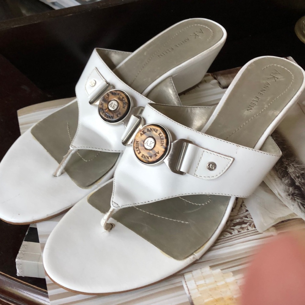 Lovely AKanne Klein dressy sandals